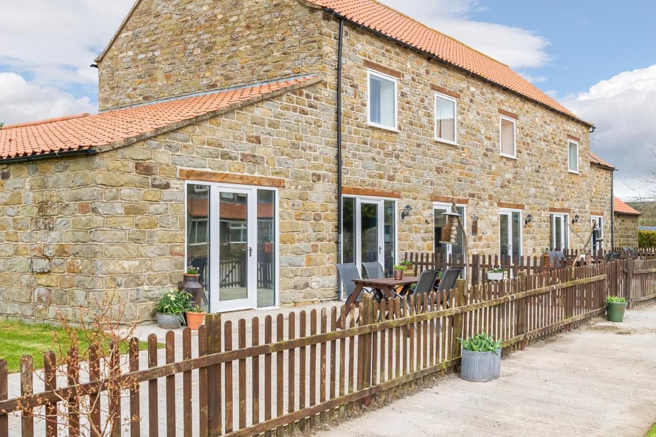 The Grainary Cottages Scarborough Exterior foto